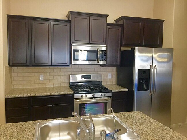 Photo - 618 Longstreet Dr