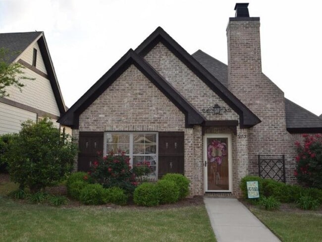 Photo - 983 Starr Ct House