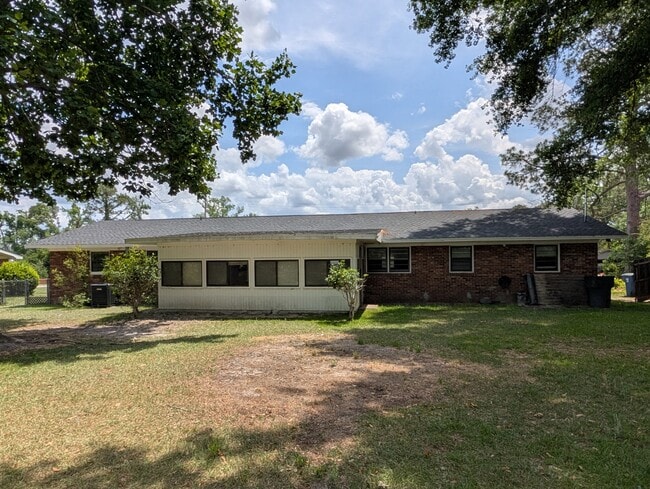 Photo - 701 Waters Dr