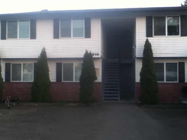 Building Photo - 3846 D Pl SE Unit #3846