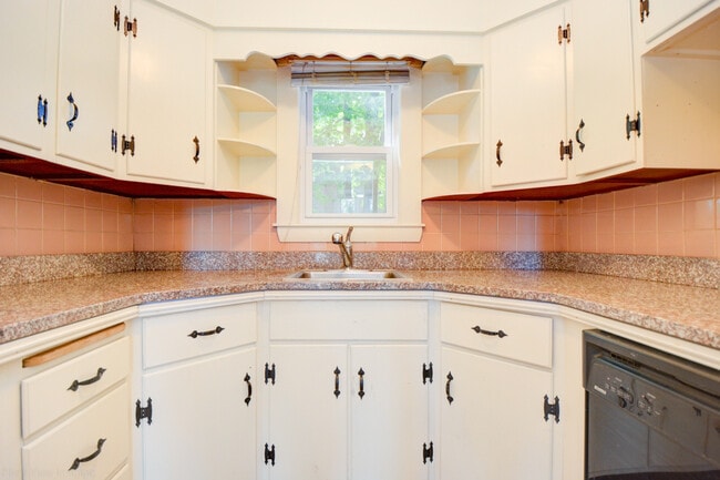 Building Photo - 48 South St Unit 1