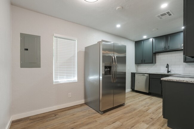 Photo - 600 SW 33rd St