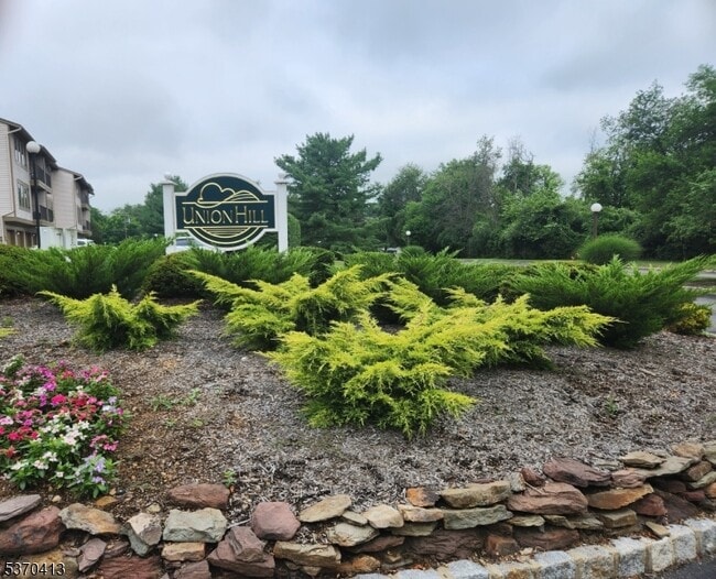 Photo - 43 Sam Bonnell Dr Townhome