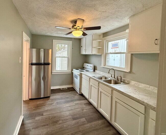 Photo - 1155 Hartzell St