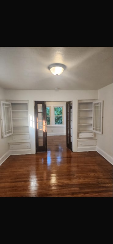 Photo - 1443 Larchmont Rd