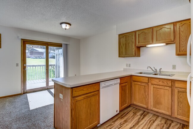 Photo - 2820 Edgewood Dr