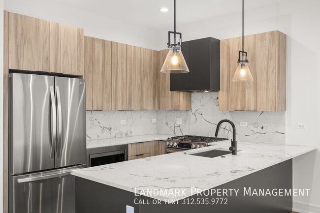 Photo - 1545 N Artesian Ave Unit 3