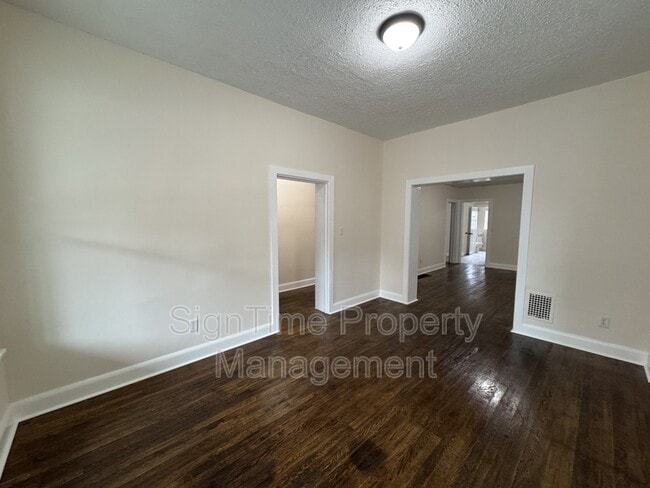 Photo - 836 W Washington St