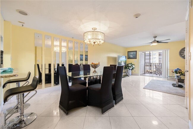 Building Photo - 4511 Bay Beach Ln Unit 315