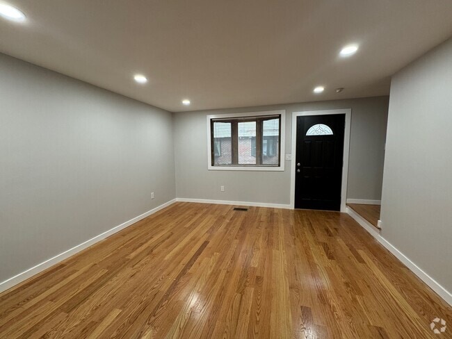 Building Photo - 41 Ashford St Unit 3 Rental