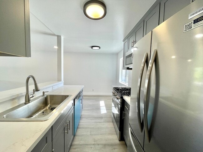 Photo - Modern 1-Bedroom Apartment in Gated Van Nu... Unit 8