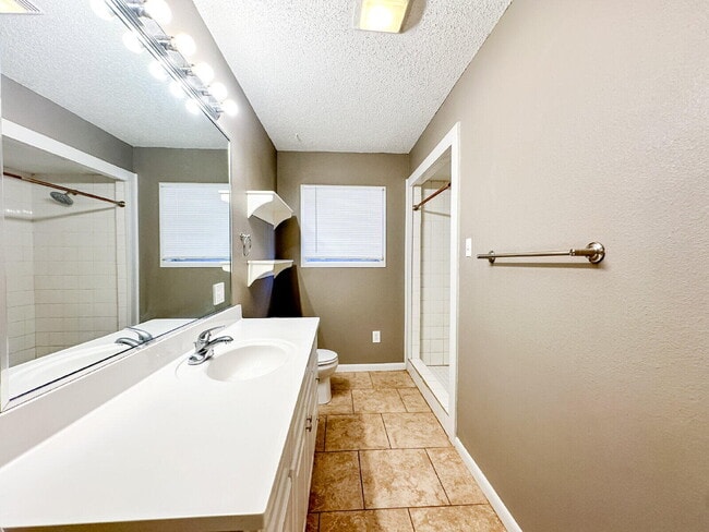 Photo - 2301 32nd St