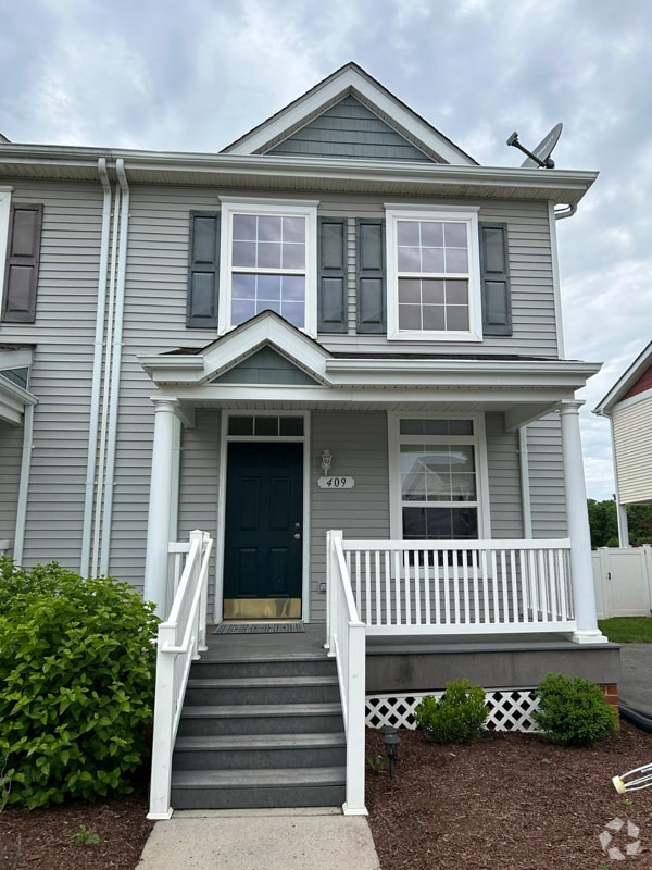 Building Photo - 409 Gandy Dancer Ct Rental