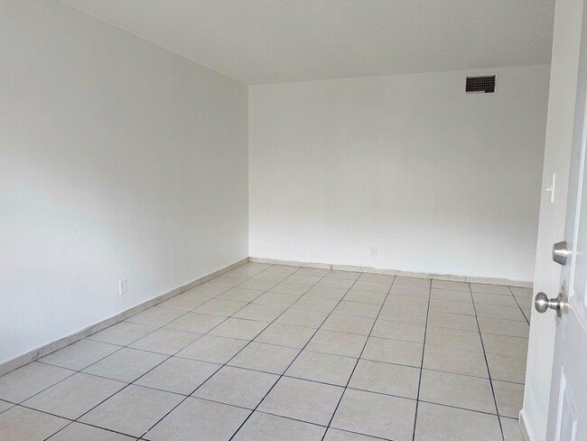 6151 Eaton St Unit 13