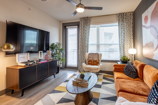 1HAB, 1BA - 672 ft² - The Banks of Springdale