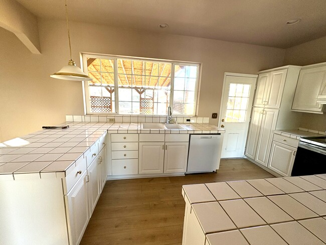 Photo - 1465 Central Ave