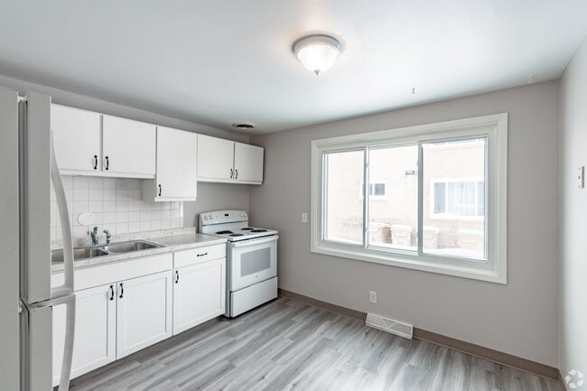 U-Crest Apartments