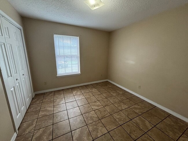 Photo - This 3-bedroom, 1.5-bath home in Russellville, AR