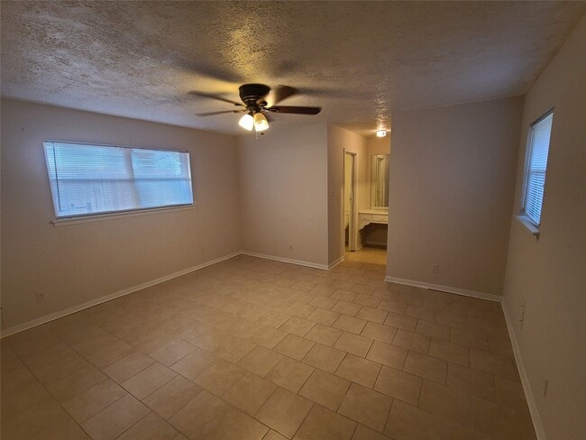 Photo - 2212 Locklaine Dr