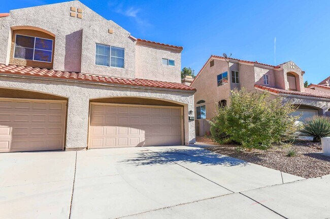 Photo - BEAUTIFUL TWO BEDROOM TOWNHOUSE