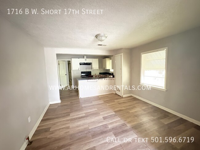 Photo - 1716 W Short 17th St