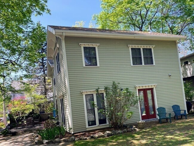 Photo - 45 Orchard St Unit R