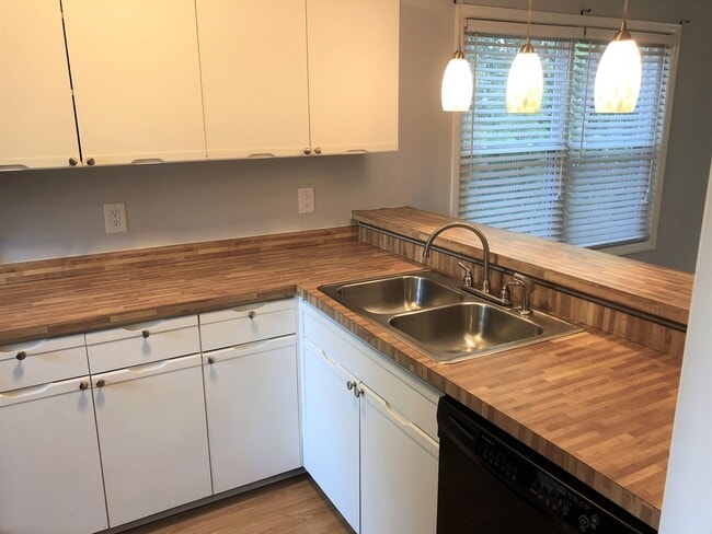Photo - Welcome to the 2 Bed 2 Bath Bottom Floor C... Unit S1843