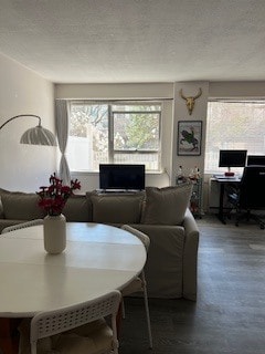 Building Photo - 10 Hammond Pond Pkwy Unit 106