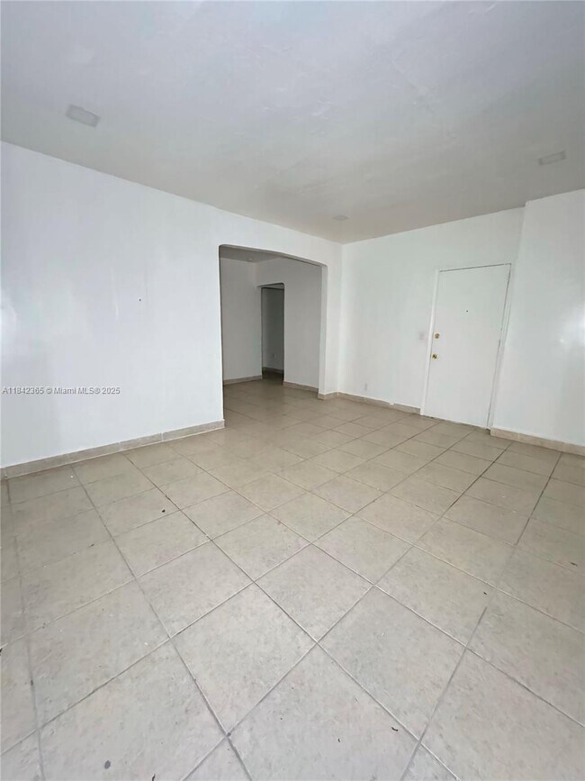 Photo - 7629 Dickens Ave Unit 8