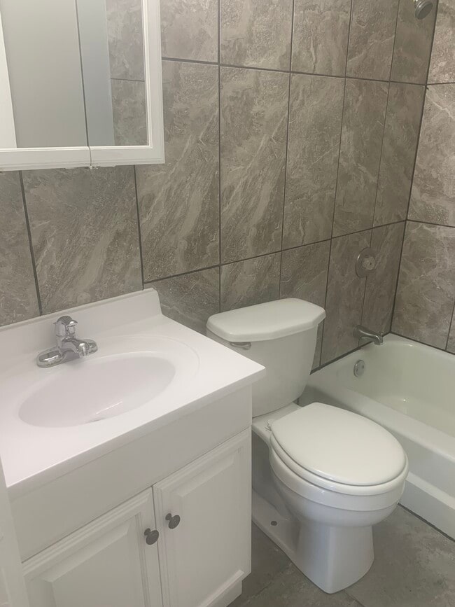 Photo - 7021 100th St Unit APT 3S