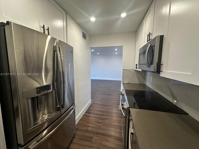 Photo - 770 NE 128th St Unit 303