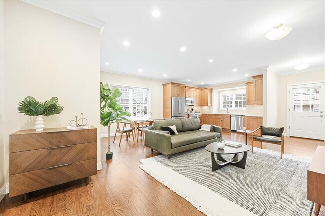 Photo - 420 Midland Ave Casa