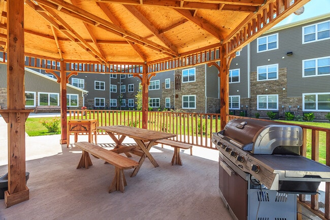 Photo - Hunter's Chase Senior Apartments