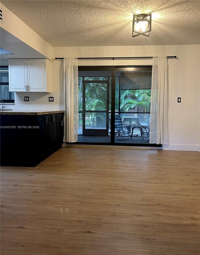 Photo - 10 Laredo Pl