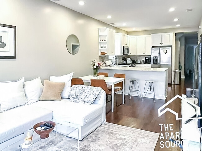 Photo - 2732 N Wilton Ave Unit 2