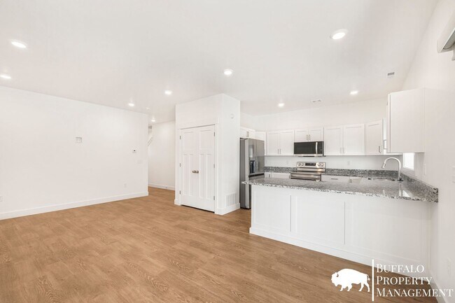 Photo - Beautiful brand new luxury 3 Bedroom 2.5 B...