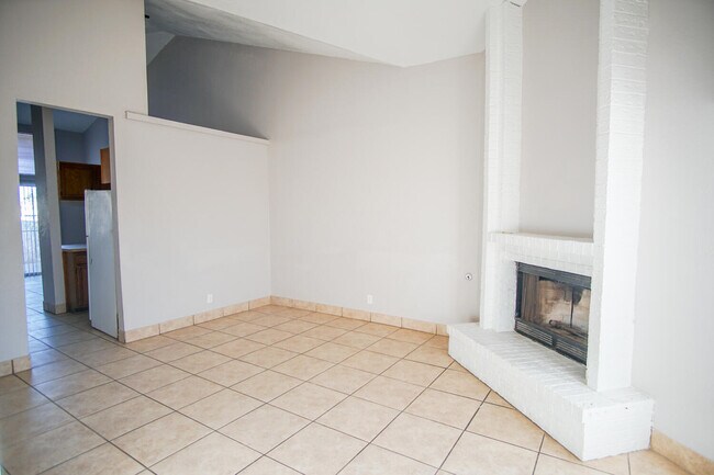 Photo - 10202 Niagara Falls Pl