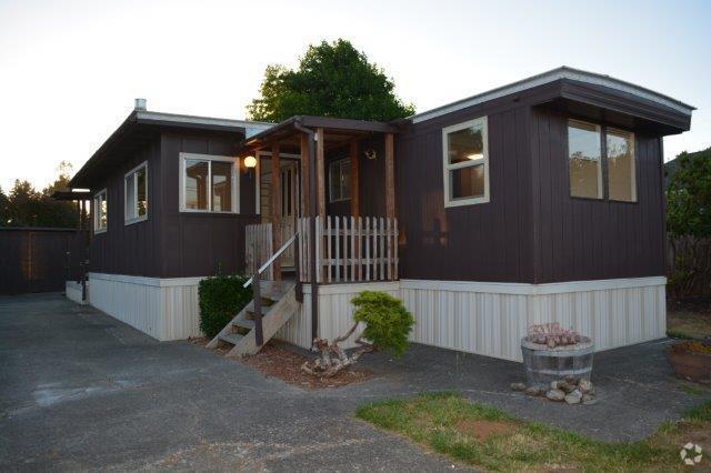 Building Photo - Sweet in-town mobile, very cute 1 bedroom Rental