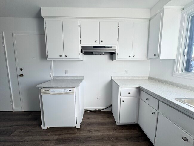 Photo - 5330 Pl Pontiac Unit 6