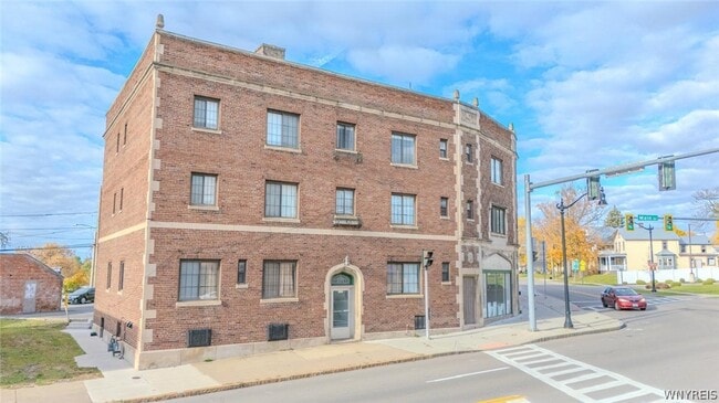 Photo - 530 Main St