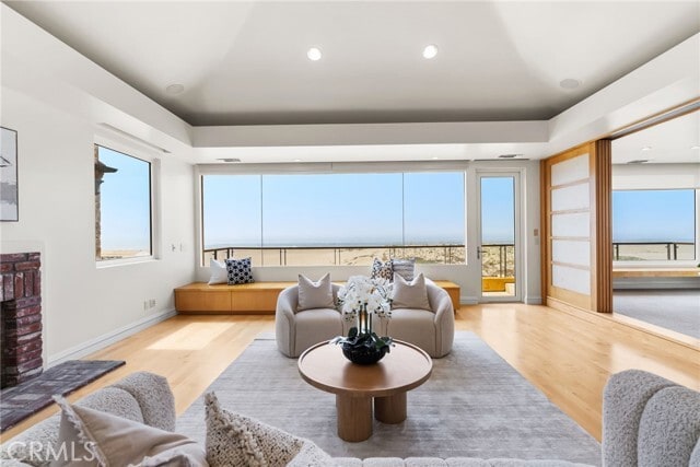 1554 E Oceanfront