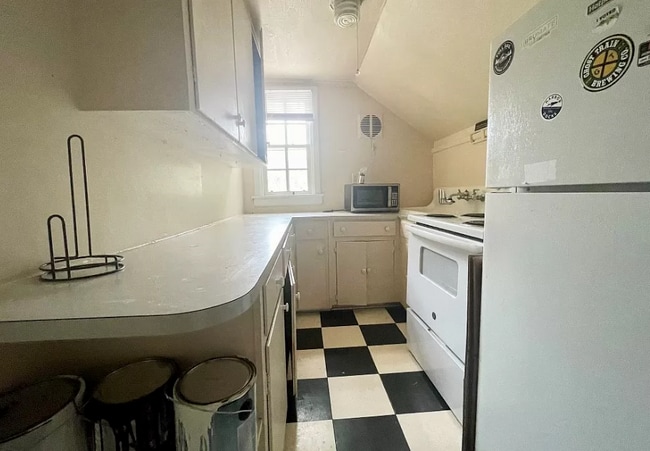 Photo - 433 Thorn Pl