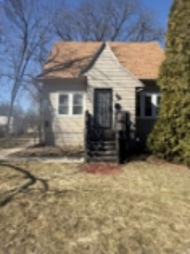 Building Photo - 5689-91 North 41st Street Unit 5691