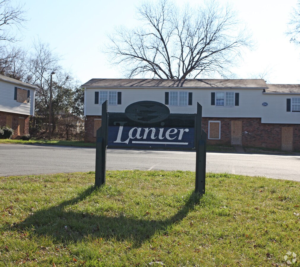 Photo - Lanier