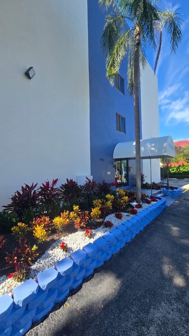 Photo - 105 S Riverside Dr Unit 302