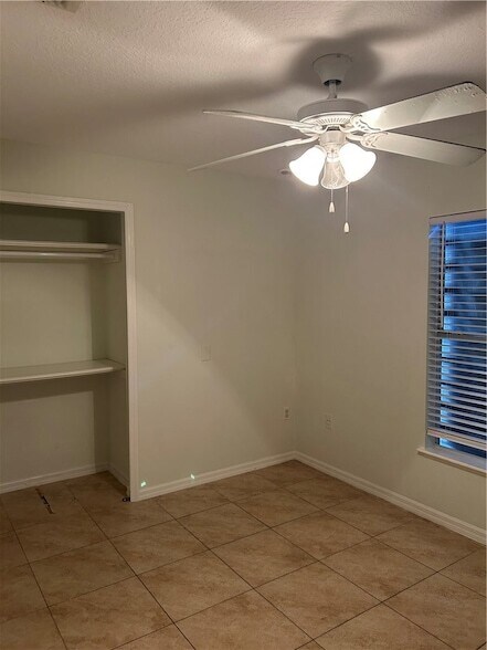 Photo - 486 Biscayne Ln