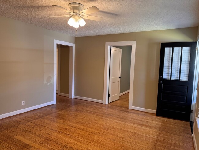 Photo - 3 Bed, 1 Bath Newly Renovated Home in Asheboro!