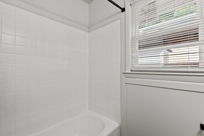 Photo - 528 Booker St Unit 3