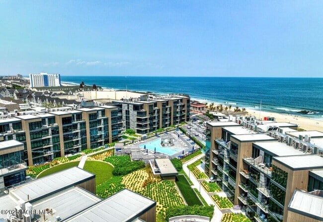 Building Photo - 15 Morris Ave Unit 204