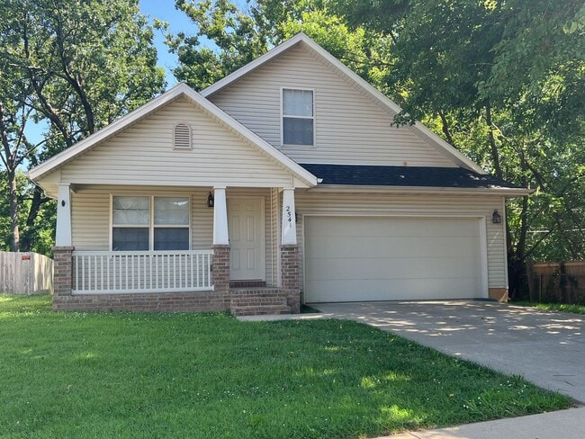 ***PRICE ADJUSTMENT - MOVE IN SPECIAL*** - ***PRICE ADJUSTMENT - MOVE IN SPECIAL*** House